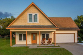 3 Bedroom House 5 Min Walk to Square